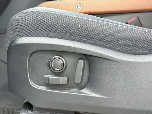 ディフェンダー １１０Ｘ　Ｄ３００　ディーゼルターボ　４ＷＤ　ＭＥＲＩＤＩＡＮ・３ゾーンクライメートＣＴＲＬ（リアクーリングアシスト付）・ＨＵＤ・デジタルインナーミラー・フィックスドサイドステップ・茶革シート・エアサス（48枚目）