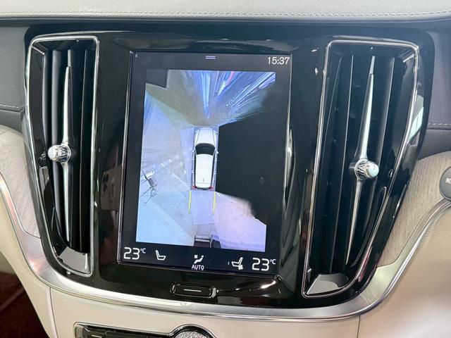 Ｖ６０ リチャージ　ＰＨＶ　Ｔ６　ＡＷＤ　インスクリプション　純正ナビＴＶ・３６０度カメラ・電動パノラマルーフ・Ｂ＆Ｗプレミアムサウンド・クライメートＰＫＧ・前席マッサージ機能付・ＥＴＣ・ケーブルコード車内（32枚目）