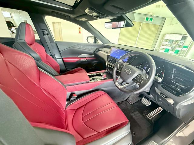ＲＸ ＲＸ５００ｈ　Ｆスポーツパフォーマンス　４ＷＤ　ＩＴＳコネクト・輻射ヒーター・赤レザー・３眼ＬＥＤヘッドライト・ＨＵＤ・３６０度カメラ・ヘッドライトクリーナー・デジタルインナーミラー・ドラレコ・マットブラックＡＷ（46枚目）