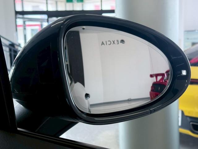 マカン マカン　スポーツクロノＰＫＧ・シートヒーター・ＰＤＬＳ・３６０度カメラ・電動リアゲート・２０インチターボホイール（ボディ同色）・スポーツテールマフラー（16枚目）