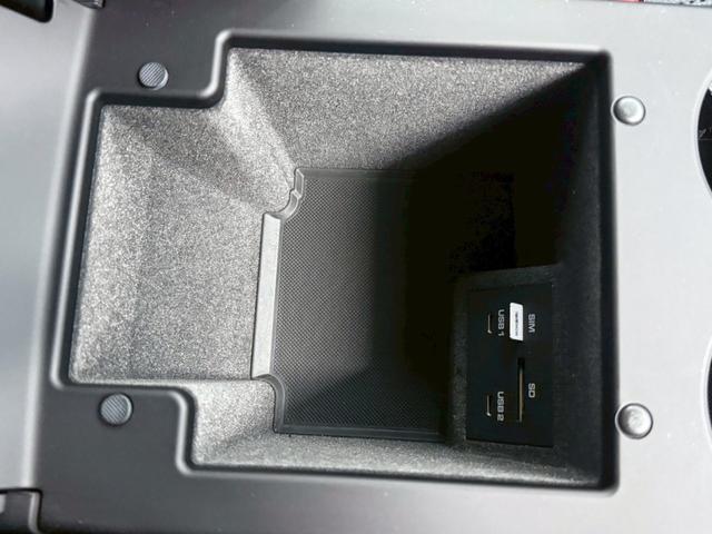 マカン マカン　スポーツクロノＰＫＧ・シートヒーター・ＰＤＬＳ・３６０度カメラ・電動リアゲート・２０インチターボホイール（ボディ同色）・スポーツテールマフラー（29枚目）
