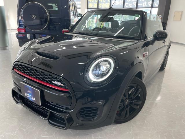 ＭＩＮＩ ジョンクーパーワークス　コンバーチブル　ミッドナイトブラック・１７インチブラックホイールエキサイトメントパッケージ（カーテシライト）　ピアノブラックドアハンドル＆フューエルキャップカバー（7枚目）