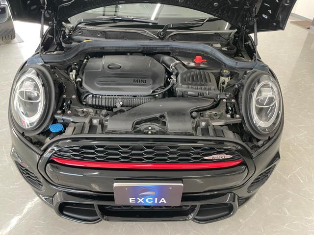 ＭＩＮＩ ジョンクーパーワークス　コンバーチブル　ミッドナイトブラック・１７インチブラックホイールエキサイトメントパッケージ（カーテシライト）　ピアノブラックドアハンドル＆フューエルキャップカバー（40枚目）