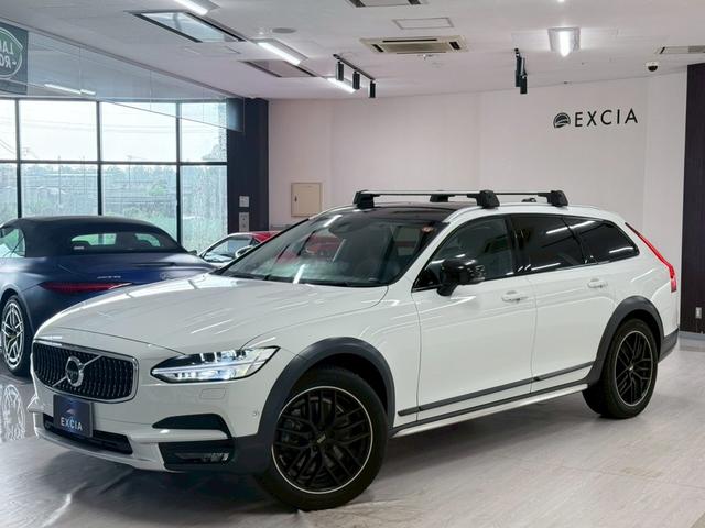 Ｖ９０ クロスカントリーＴ５　ＡＷＤ　３６０度カメラ・ベンチレーションマッサージ・パーキングアシスト・ＨＵＤ・ミラー、ルーフラッピング・シートヒーター・社外スピーカー・オートハイビーム・キャリア・社外ホイール（8枚目）