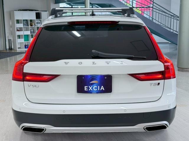 Ｖ９０ クロスカントリーＴ５　ＡＷＤ　３６０度カメラ・ベンチレーションマッサージ・パーキングアシスト・ＨＵＤ・ミラー、ルーフラッピング・シートヒーター・社外スピーカー・オートハイビーム・キャリア・社外ホイール（10枚目）