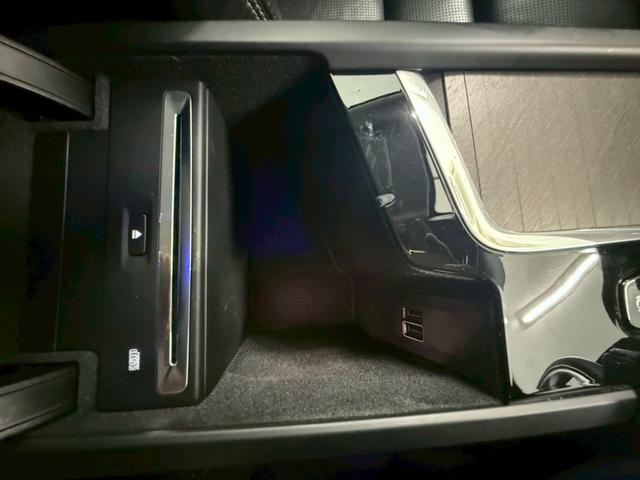 Ｖ９０ クロスカントリーＴ５　ＡＷＤ　３６０度カメラ・ベンチレーションマッサージ・パーキングアシスト・ＨＵＤ・ミラー、ルーフラッピング・シートヒーター・社外スピーカー・オートハイビーム・キャリア・社外ホイール（38枚目）