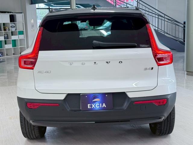 ＸＣ４０ Ｂ４　ＡＷＤ　Ｒデザイン　パノラマサンルーフ・ハーマンカードンサウンド・メモリー付パワーシート・ハーフレザーシート・３６０度カメラ・アクティブベンディングライト・ドライブレコーダー（10枚目）