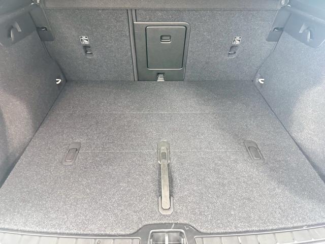 ＸＣ４０ Ｂ４　ＡＷＤ　Ｒデザイン　パノラマサンルーフ・ハーマンカードンサウンド・メモリー付パワーシート・ハーフレザーシート・３６０度カメラ・アクティブベンディングライト・ドライブレコーダー（12枚目）