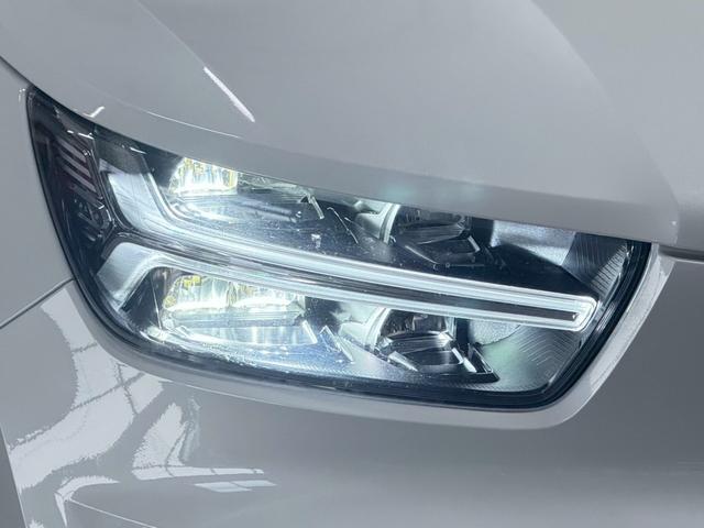 ＸＣ４０ Ｂ４　ＡＷＤ　Ｒデザイン　パノラマサンルーフ・ハーマンカードンサウンド・メモリー付パワーシート・ハーフレザーシート・３６０度カメラ・アクティブベンディングライト・ドライブレコーダー（15枚目）