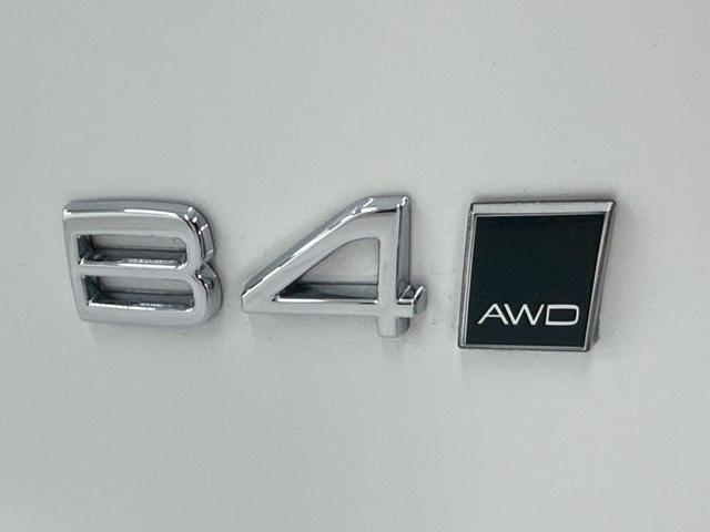 ＸＣ４０ Ｂ４　ＡＷＤ　Ｒデザイン　パノラマサンルーフ・ハーマンカードンサウンド・メモリー付パワーシート・ハーフレザーシート・３６０度カメラ・アクティブベンディングライト・ドライブレコーダー（16枚目）