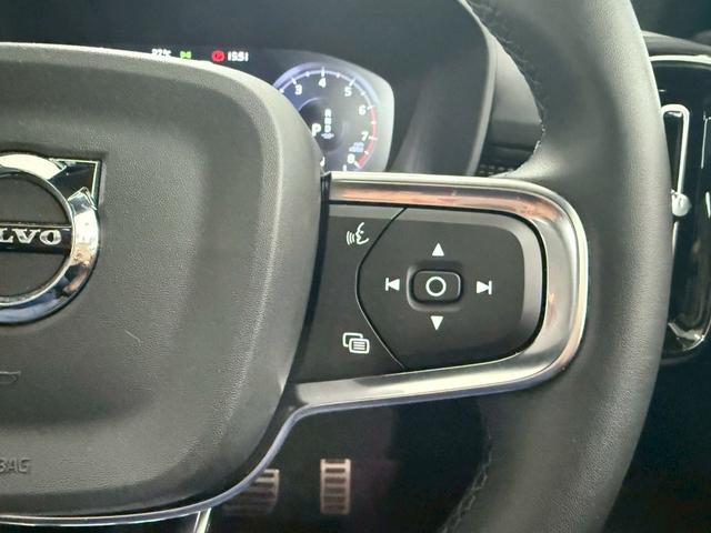 ＸＣ４０ Ｂ４　ＡＷＤ　Ｒデザイン　パノラマサンルーフ・ハーマンカードンサウンド・メモリー付パワーシート・ハーフレザーシート・３６０度カメラ・アクティブベンディングライト・ドライブレコーダー（26枚目）
