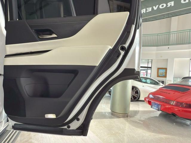 ＬＸ ＬＸ６００　４ＷＤ　モデリスタエアロ・７人乗・クーラーＢＯＸ・置き型充電・ホワイトレザーシート・純正ドラレコ・レーダー探知機・ムーンルーフ・シートヒーター＆ベンチレーション（59枚目）