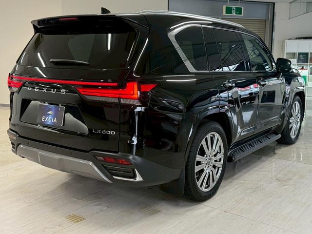 ＬＸ ＬＸ６００　エグゼクティブ　・オーナメントパネルアートウッド　４ＷＤ　別体型ディスクプレイヤー・マークレビンソン・パノラマビューモニター・リアエンターテイメント・ＩＴＳコネクト・ムーンルーフ・ＨＵＤ・Ｅｘｅｃｕｔｉｖｅ専用セミアリニン本革シート（15枚目）