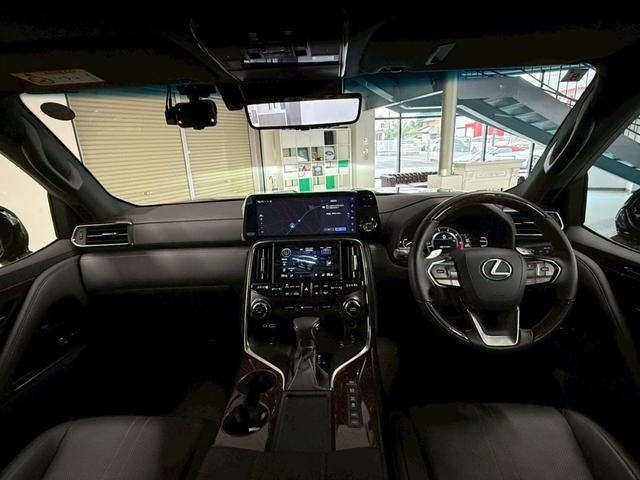 ＬＸ ＬＸ６００　エグゼクティブ　・オーナメントパネルアートウッド　４ＷＤ　別体型ディスクプレイヤー・マークレビンソン・パノラマビューモニター・リアエンターテイメント・ＩＴＳコネクト・ムーンルーフ・ＨＵＤ・Ｅｘｅｃｕｔｉｖｅ専用セミアリニン本革シート（25枚目）