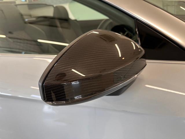 Ｒ８ Ｖ１０クーペパフォマンス５．２ＦＳＩクワトロ　４ＷＤ　バング＆オルフセンオーディオ・ファインナッパレザースポーツシートリアビューカメラ・・セラミックブレーキグロスレッド・アウディパーキングシステム（20枚目）