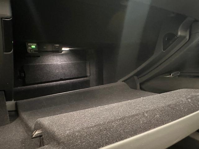 Ｒ８ Ｖ１０クーペパフォマンス５．２ＦＳＩクワトロ　４ＷＤ　バング＆オルフセンオーディオ・ファインナッパレザースポーツシートリアビューカメラ・・セラミックブレーキグロスレッド・アウディパーキングシステム（44枚目）