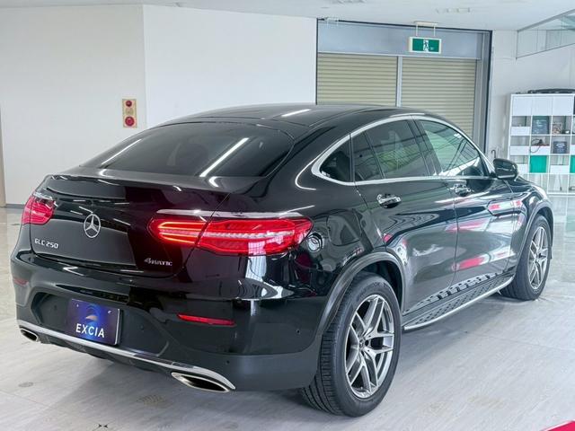 GLC GLC250 4マチック クーペスポーツ(本革仕様) 本革シート・ブルメスター・シートヒーター・パノラミックスライディングルーフ・LEDヘッドライト・4カメラ(13枚目)