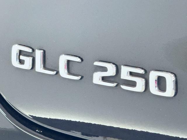 GLC GLC250 4マチック クーペスポーツ(本革仕様) 本革シート・ブルメスター・シートヒーター・パノラミックスライディングルーフ・LEDヘッドライト・4カメラ(15枚目)