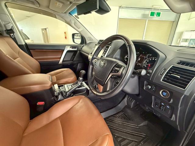 ランドクルーザープラド TX Lパッケージ 70thアニバーサリーリミテッド ディーゼルターボ 4WD 7人乗・デジタルインナーミラー・ブラインドスポットモニター・シートヒーター&クーラー・スペアキー(47枚目)