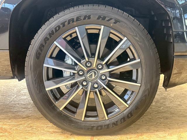 GX GX550 バージョンL 4WD モデリスタエアロ・マークレビンソンプレミアムサウンド・パノラマルーフ・ドラレコ・フロアマット・プロジェクションカーテシイルミ・セミアリニン本革・ITSコネクト・電動ステップ(20枚目)