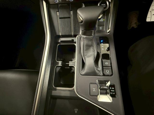 GX GX550 バージョンL 4WD モデリスタエアロ・マークレビンソンプレミアムサウンド・パノラマルーフ・ドラレコ・フロアマット・プロジェクションカーテシイルミ・セミアリニン本革・ITSコネクト・電動ステップ(30枚目)