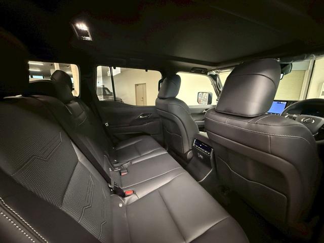 GX GX550 バージョンL 4WD モデリスタエアロ・マークレビンソンプレミアムサウンド・パノラマルーフ・ドラレコ・フロアマット・プロジェクションカーテシイルミ・セミアリニン本革・ITSコネクト・電動ステップ(56枚目)