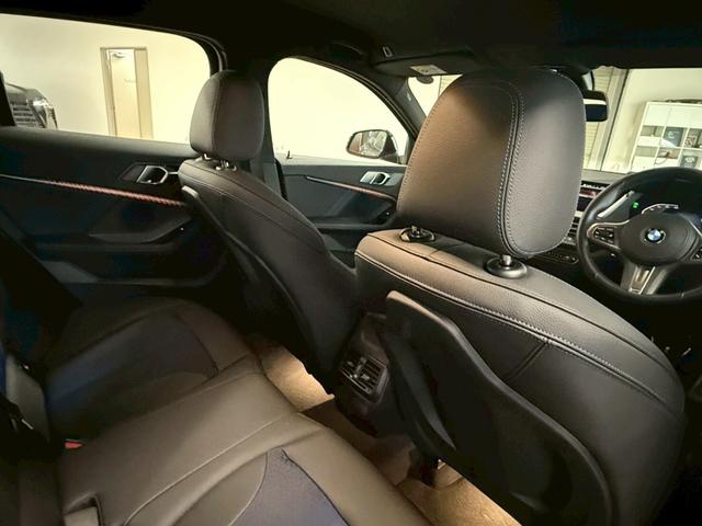 1シリーズ 118i Mスポーツ DCT iDriveナビゲーションPKG・ETC機能付ルームミラー・Applecarplay・インテリジェントパーソナルアシスタント・置く充電・前後ドラレコ・フットトランクオープナー(56枚目)