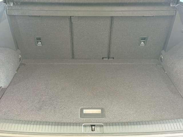 ティグアン Ｒ　４モーション　４ＷＤ　Ｒ専用ナパレザーシート＆クロームＰ　　　・シートヒーター・ハンドルヒーター・ＨＵＤ・パワーテールゲート・Ａｐｐｌｅｃａｒｐｌａｙ・ＡｎｄｒｏｉｄＡｕｔｏ・３６０度カメラ（13枚目）