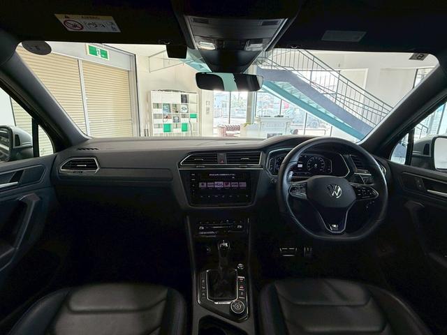 ティグアン Ｒ　４モーション　４ＷＤ　Ｒ専用ナパレザーシート＆クロームＰ　　　・シートヒーター・ハンドルヒーター・ＨＵＤ・パワーテールゲート・Ａｐｐｌｅｃａｒｐｌａｙ・ＡｎｄｒｏｉｄＡｕｔｏ・３６０度カメラ（23枚目）