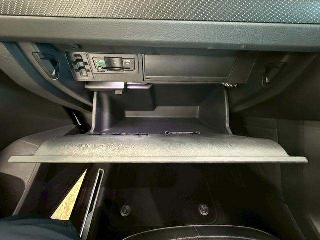 ティグアン Ｒ　４モーション　４ＷＤ　Ｒ専用ナパレザーシート＆クロームＰ　　　・シートヒーター・ハンドルヒーター・ＨＵＤ・パワーテールゲート・Ａｐｐｌｅｃａｒｐｌａｙ・ＡｎｄｒｏｉｄＡｕｔｏ・３６０度カメラ（44枚目）