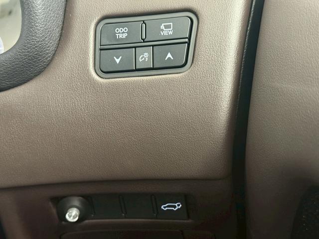 ＬＸ ＬＸ６００　４ＷＤ　モデリスタエアロ・セキュリティ・　　　マークレビンソン・リアエンターテイメント・クールボックス・ホワイト＆ダークセピア・デジタルインナーミラー・置き充電・ドラレコ前後（35枚目）