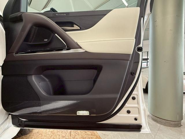 ＬＸ ＬＸ６００　４ＷＤ　モデリスタエアロ・セキュリティ・　　　マークレビンソン・リアエンターテイメント・クールボックス・ホワイト＆ダークセピア・デジタルインナーミラー・置き充電・ドラレコ前後（70枚目）