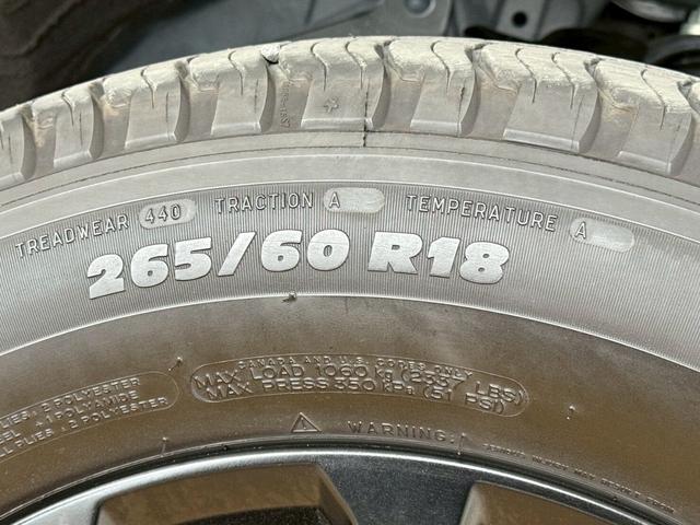 ランドクルーザープラド ＴＸ　Ｌパッケージ　マットブラックエディション　ディーゼルターボ　４ＷＤ　７人乗・メーカーナビ・３６０度カメラ・ウッドコンビステアリング・デジタルインナーミラー（21枚目）