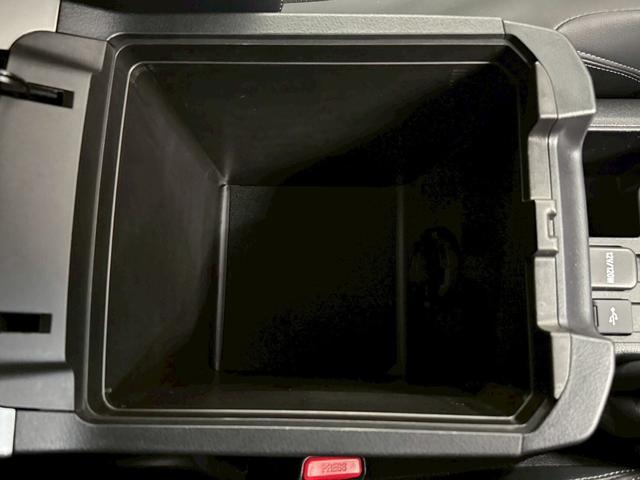 ランドクルーザープラド ＴＸ　Ｌパッケージ　マットブラックエディション　ディーゼルターボ　４ＷＤ　７人乗・メーカーナビ・３６０度カメラ・ウッドコンビステアリング・デジタルインナーミラー（33枚目）