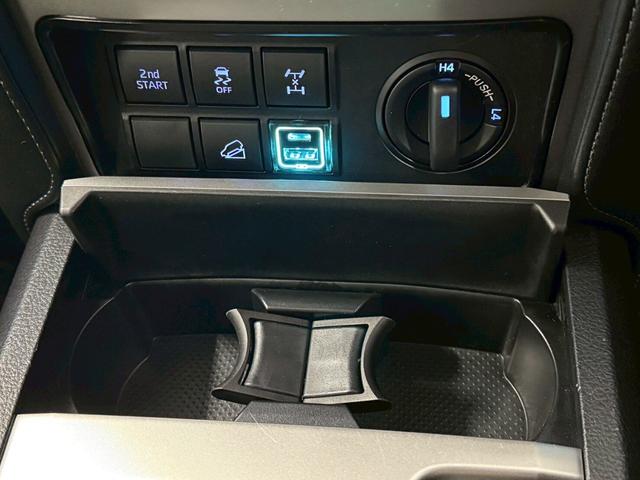 ランドクルーザープラド ＴＸ　Ｌパッケージ　マットブラックエディション　ディーゼルターボ　４ＷＤ　７人乗・メーカーナビ・３６０度カメラ・ウッドコンビステアリング・デジタルインナーミラー（34枚目）