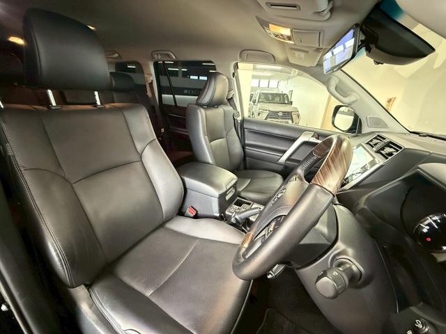 ランドクルーザープラド ＴＸ　Ｌパッケージ　マットブラックエディション　ディーゼルターボ　４ＷＤ　７人乗・メーカーナビ・３６０度カメラ・ウッドコンビステアリング・デジタルインナーミラー（41枚目）