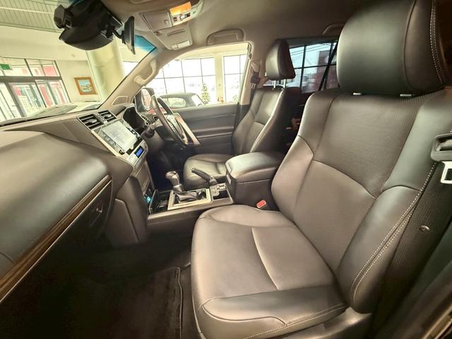 ランドクルーザープラド ＴＸ　Ｌパッケージ　マットブラックエディション　ディーゼルターボ　４ＷＤ　７人乗・メーカーナビ・３６０度カメラ・ウッドコンビステアリング・デジタルインナーミラー（46枚目）