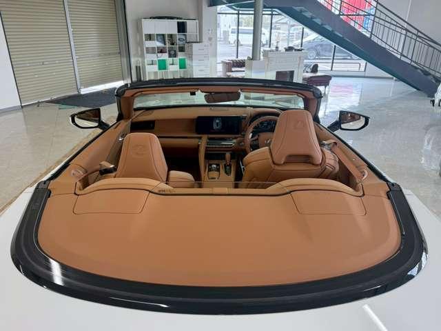 ＬＣ ＬＣ５００　ＩＴＳコネクト・カラーＨＵＤ・セミアリニン本革・アルカンターラメーターフード・３６０度カメラ・切削光輝＋スーパーグロス・ブラックメタリックＡＷ・Ａｐｐｌｅｃａｒｐｌａｙ（16枚目）