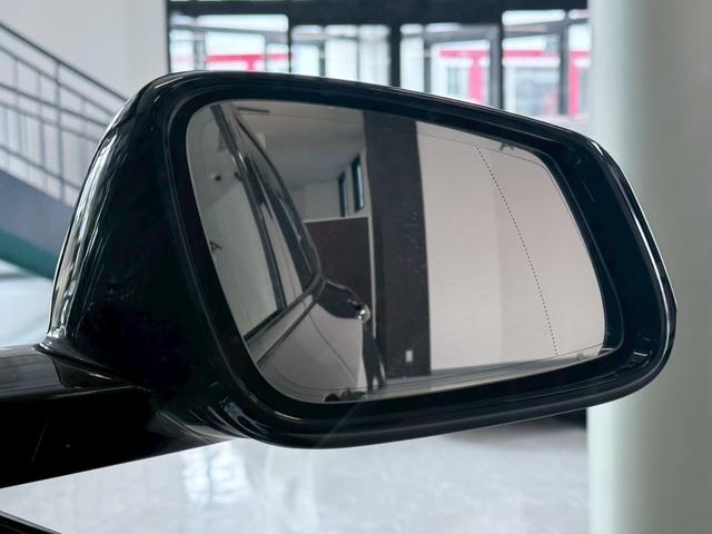 Ｘ２ ｘＤｒｉｖｅ　２０ｄ　ＭスポーツＸ　ディーゼルターボ　４ＷＤ　プラスＰ・パノラマガラスサンルーフ・ＨＵＤ・アダプティブＬＥＤヘッドライト・プロテクションガラス・Ｍライト　アロイ　ホイールダブルスポーク・茶革パワーシート・シートヒーター・ワイヤレス充電・ドラレコ（17枚目）