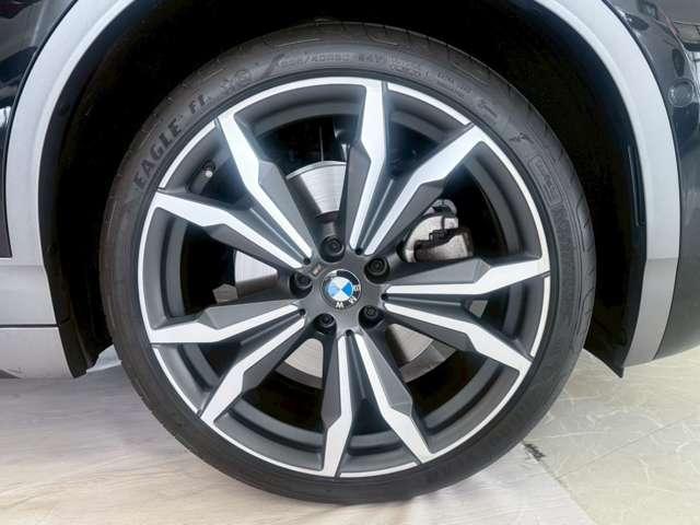 Ｘ２ ｘＤｒｉｖｅ　２０ｄ　ＭスポーツＸ　ディーゼルターボ　４ＷＤ　プラスＰ・パノラマガラスサンルーフ・ＨＵＤ・アダプティブＬＥＤヘッドライト・プロテクションガラス・Ｍライト　アロイ　ホイールダブルスポーク・茶革パワーシート・シートヒーター・ワイヤレス充電・ドラレコ（22枚目）