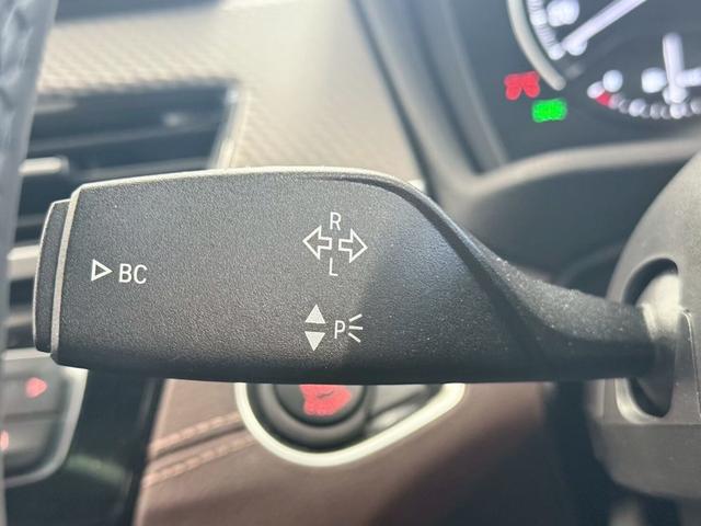 Ｘ２ ｘＤｒｉｖｅ　２０ｄ　ＭスポーツＸ　ディーゼルターボ　４ＷＤ　プラスＰ・パノラマガラスサンルーフ・ＨＵＤ・アダプティブＬＥＤヘッドライト・プロテクションガラス・Ｍライト　アロイ　ホイールダブルスポーク・茶革パワーシート・シートヒーター・ワイヤレス充電・ドラレコ（25枚目）