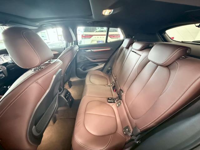 Ｘ２ ｘＤｒｉｖｅ　２０ｄ　ＭスポーツＸ　ディーゼルターボ　４ＷＤ　プラスＰ・パノラマガラスサンルーフ・ＨＵＤ・アダプティブＬＥＤヘッドライト・プロテクションガラス・Ｍライト　アロイ　ホイールダブルスポーク・茶革パワーシート・シートヒーター・ワイヤレス充電・ドラレコ（50枚目）