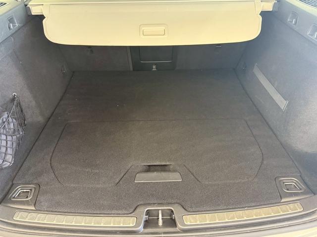 Ｖ６０ Ｔ５　インスクリプション　ハーマンカードン・パノラミックスライディングルーフ・白革シート＆ヒーター＆クーラー・ＢＳＭ・ＨＵＤ・レーンアシスト・全方位カメラ・社外デジタルインナーミラー・前後ドラレコ内臓・前席マッサージ付（13枚目）