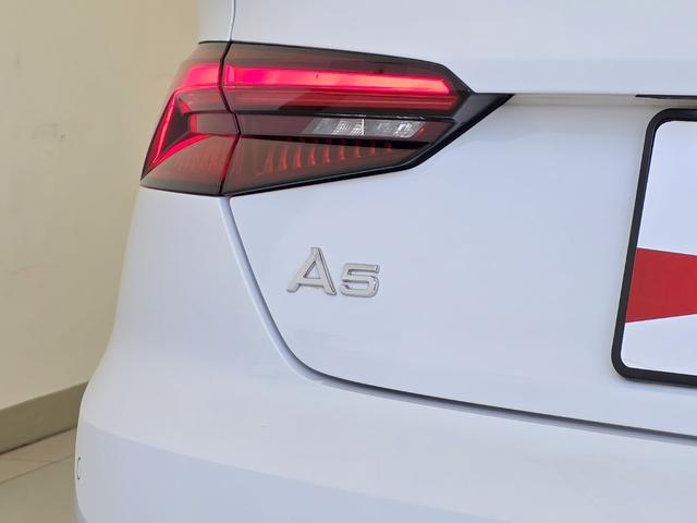 Ａ５スポーツバック ４５ＴＦＳＩクワトロ　スポーツ　Ｓｌｉｎｅライティングパッケージ／アシスタンスパッケージ／アルカンターラ＆レザーシート／バーチャルコックピット／パノラマサンルーフ／マトリクスＬＥＤヘッドライトパッケージ／マルチカラーアンビエント（32枚目）