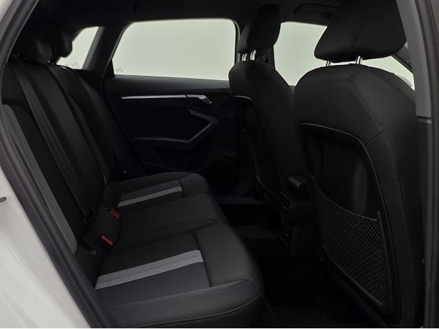 Ａ３ スポーツバック３０ＴＦＳＩアドバンスド　バーチャルコックピット／マルチメディアインターフェイス／２０スポークアルミホイール／ＬＥＤヘッドライト／（41枚目）