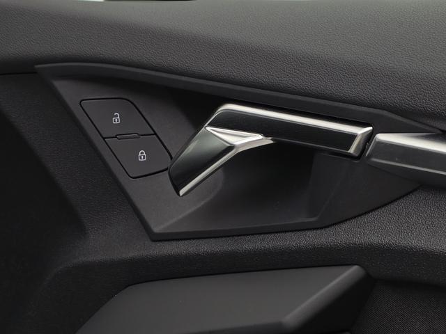 Ａ３ スポーツバック３０ＴＦＳＩアドバンスド　バーチャルコックピット／マルチメディアインターフェイス／２０スポークアルミホイール／ＬＥＤヘッドライト／（44枚目）