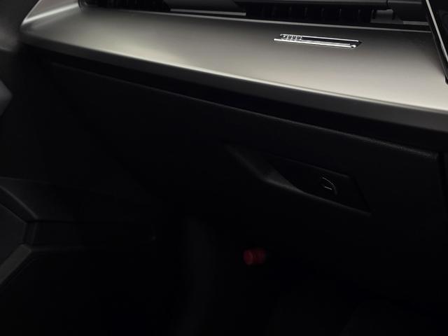 Ａ３ スポーツバック３０ＴＦＳＩアドバンスド　バーチャルコックピット／マルチメディアインターフェイス／２０スポークアルミホイール／ＬＥＤヘッドライト／（67枚目）