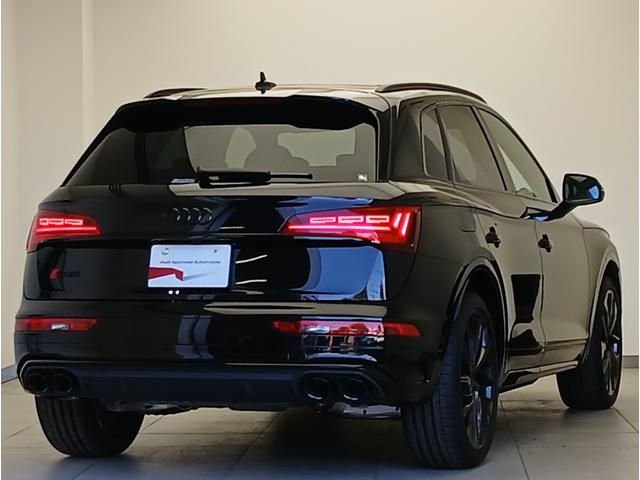 SQ5 ベースグレード レザーパッケージ パノラマサンルーフ アダプティブSスポーツエアサスペンション ブラック Audi rings & ブラックスタイリング プライバシーガラス コンフォートパッケージ(5枚目)