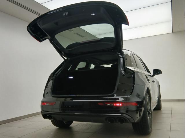 SQ5 ベースグレード レザーパッケージ パノラマサンルーフ アダプティブSスポーツエアサスペンション ブラック Audi rings & ブラックスタイリング プライバシーガラス コンフォートパッケージ(6枚目)