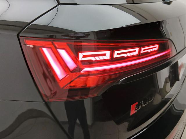 SQ5 ベースグレード レザーパッケージ パノラマサンルーフ アダプティブSスポーツエアサスペンション ブラック Audi rings & ブラックスタイリング プライバシーガラス コンフォートパッケージ(8枚目)